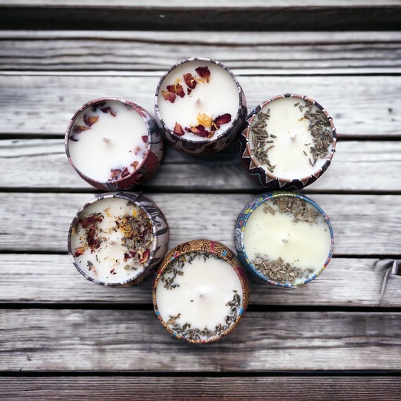 - - 1 HANDCRAFTED AROMATHERAPY SOY CANDLE IN A 4 OZ DECORATIVE TIN - Picture 2 of 10